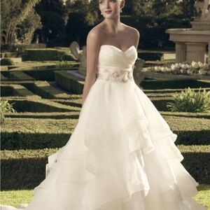 Elegant White Strapless Wedding Dress